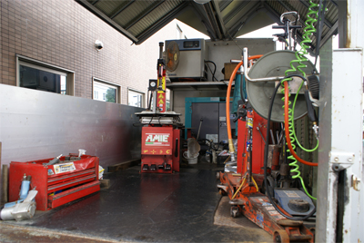 出張タイヤ交換用作業車